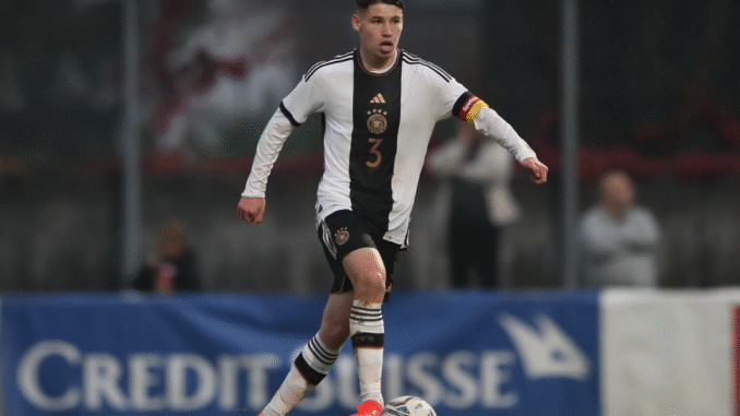 Leeds United eye Bundesliga full-back as Firpo replacement