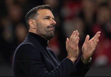 Managerial uncertainty clouds Ruud van Nistelrooy's future