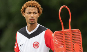 Hugo Ekitike -Newcastle target maintains professional focus amid transfer talks