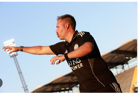 Martí Cifuentes directing training in Austria