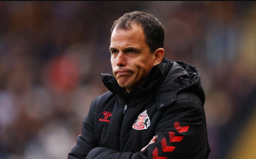 Sunderland Boss making tough decisions as Premier League looms